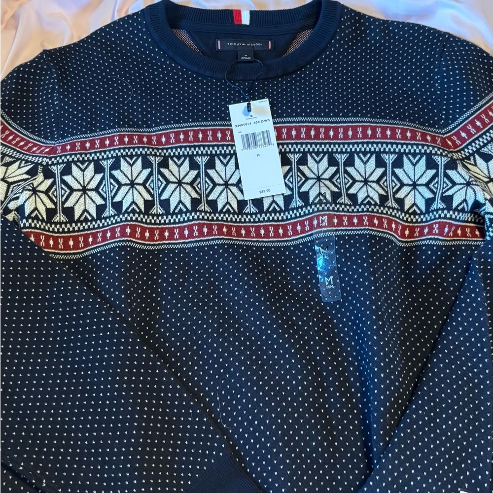 tommy hilfiger navy sweater w red and white accents nwt never worn